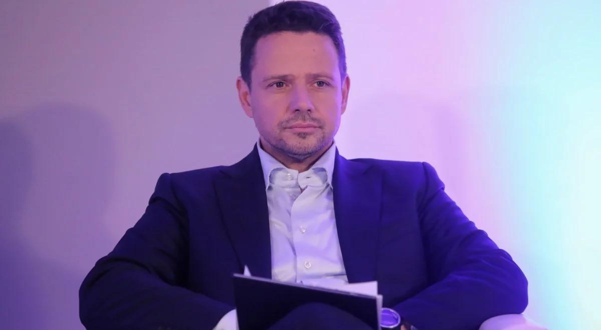 Nielegalna zbiórka podpisów dla Trzaskowskiego. Radni PiS zawiadomią PKW i prokuraturę