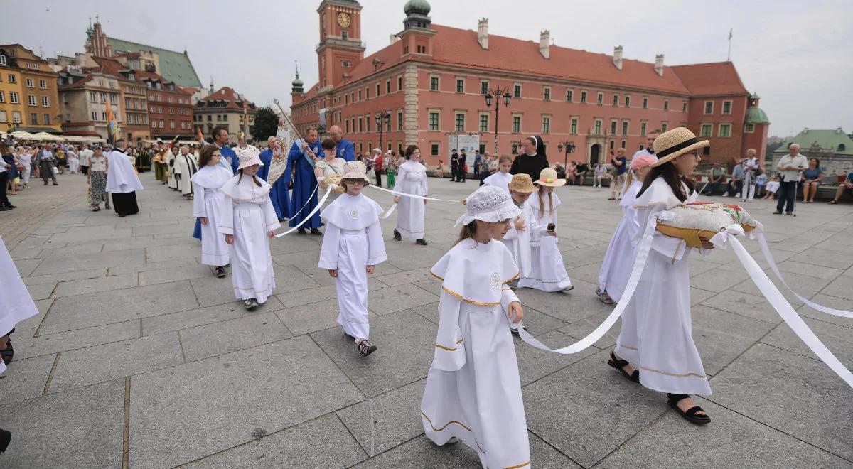 Ks. Grzegorz Kurp: święto Bożego Ciała to wielka manifestacja odwagi wiary