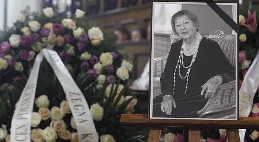 Pożegnanie Ireny Kwiatkowskiej na Powązkach: "odeszła do nieba poetów"