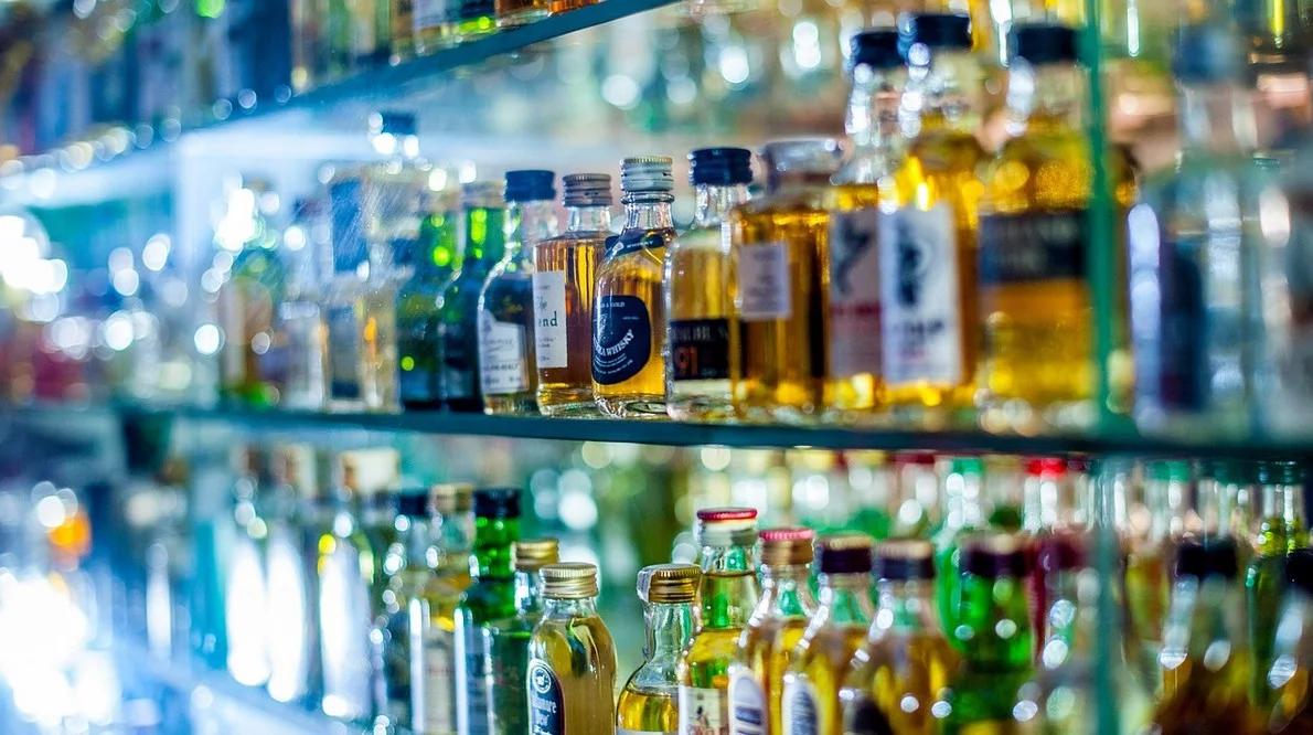 Tani alkohol zniknie ze sklepów? Nowa strategia Parlamentu Europejskiego