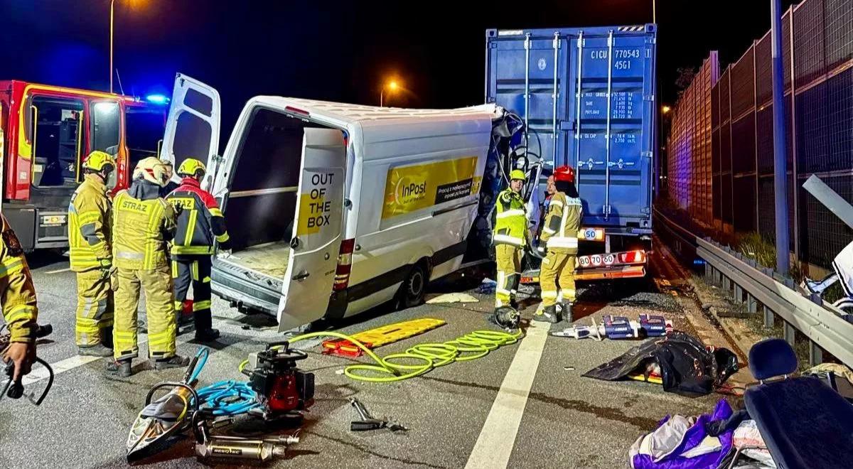 Tragiczny wypadek pod Warszawą. Nie żyje pięć osób, trzy ranne