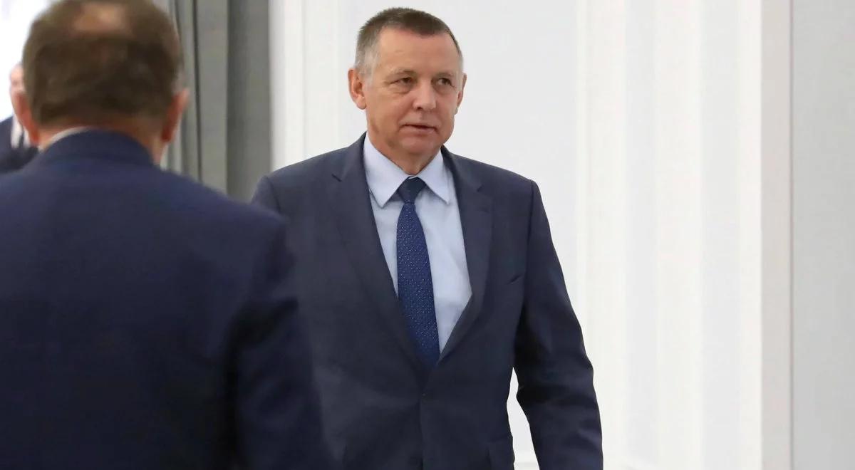 "Super Express": Marian Banaś w trzy miesiące rozdał 3,6 mln zł nagród