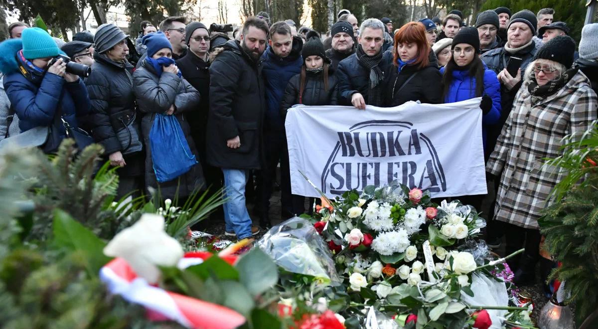 Tłumy na pogrzebie Romualda Lipki. Muzyka pożegnała rodzina, przyjaciele i fani