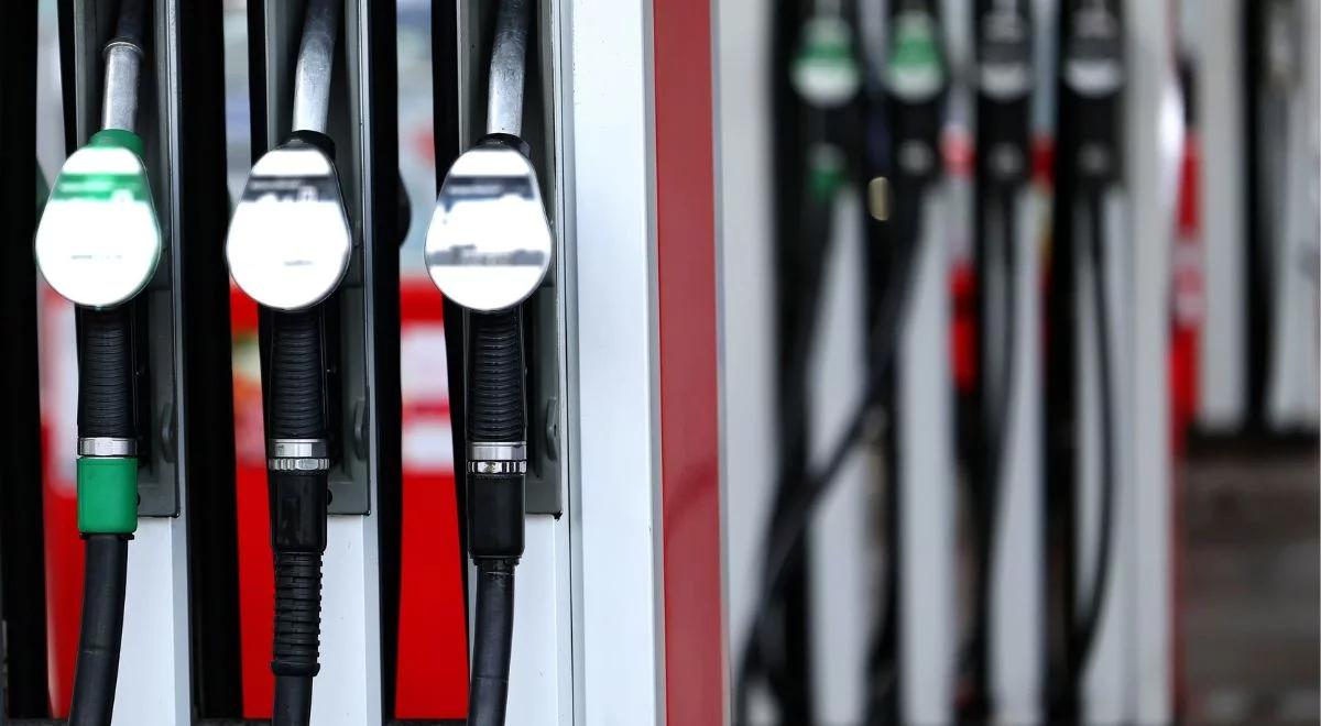 Ceny diesla zaczynają spadać poniżej 6 zł za litr. e-petrol.pl: będą kolejne obniżki