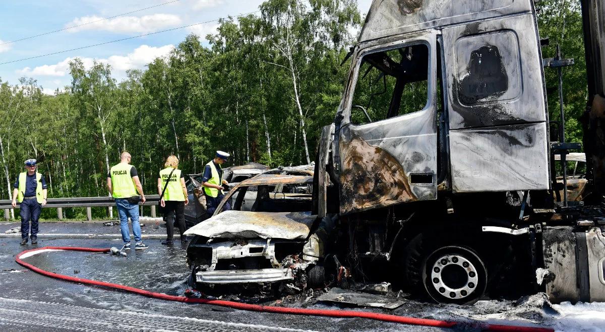 Karambol na A6 w Szczecinie, sześć ofiar śmiertelnych. Kierowca tira został zatrzymany