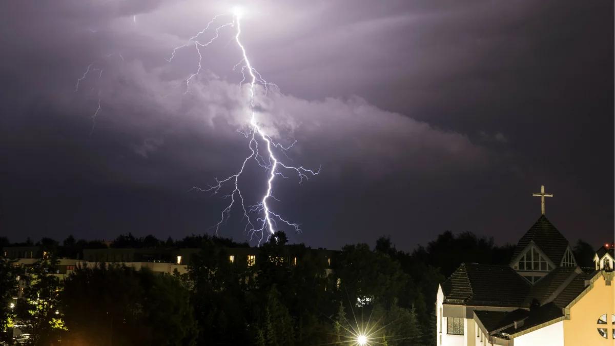 Nawałnice, upały i podwójne alerty IMGW. W weekend duży zwrot w pogodzie