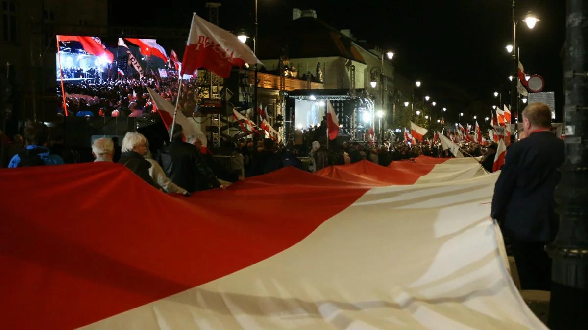 Siódma rocznica katastrofy smoleńskiej. "Wspólnota narodowa choć dziś boleśnie podzielona, musi się kiedyś zjednoczyć"