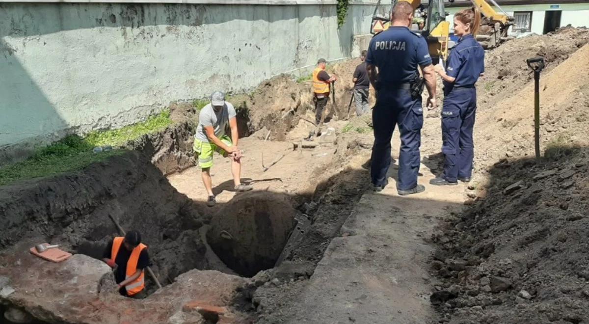 Szczątki "Roja" mogą być na terenie komendy w Pułtusku. Trwają poszukiwania IPN