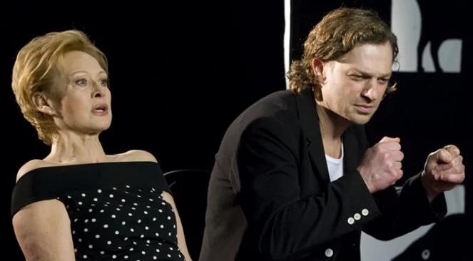 Pełne abstrakcyjnego humoru „Sceny niemalże małżeńskie Stefanii Grodzieńskiej” w Teatrze Ateneum