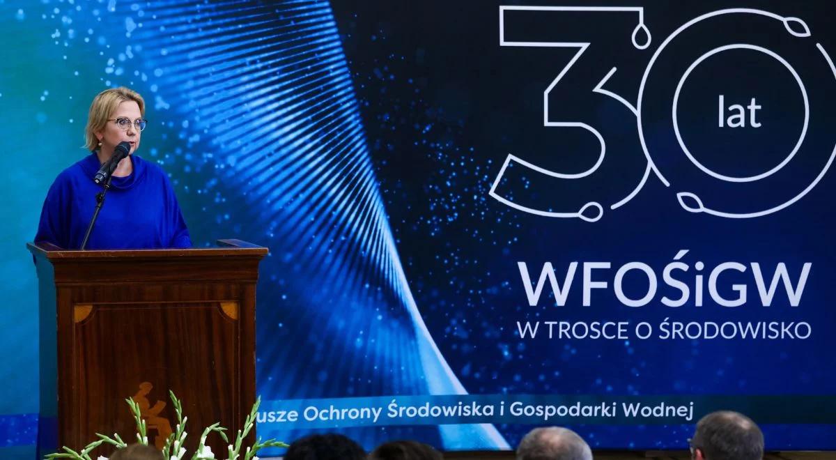 Miliardy złotych od WFOŚiGW. Minister Moskwa: wsparły inwestycje w ciepłownictwo, wodociągi i OZE