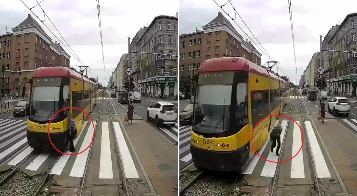 Patrzył w telefon i wszedł wprost pod tramwaj. Jest nagranie