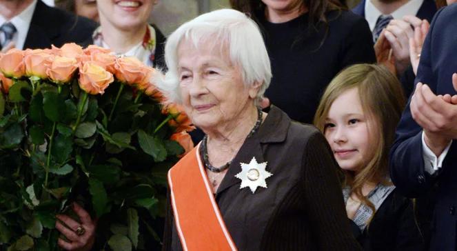 Danuta Szaflarska z Orderem Odrodzenia Polski