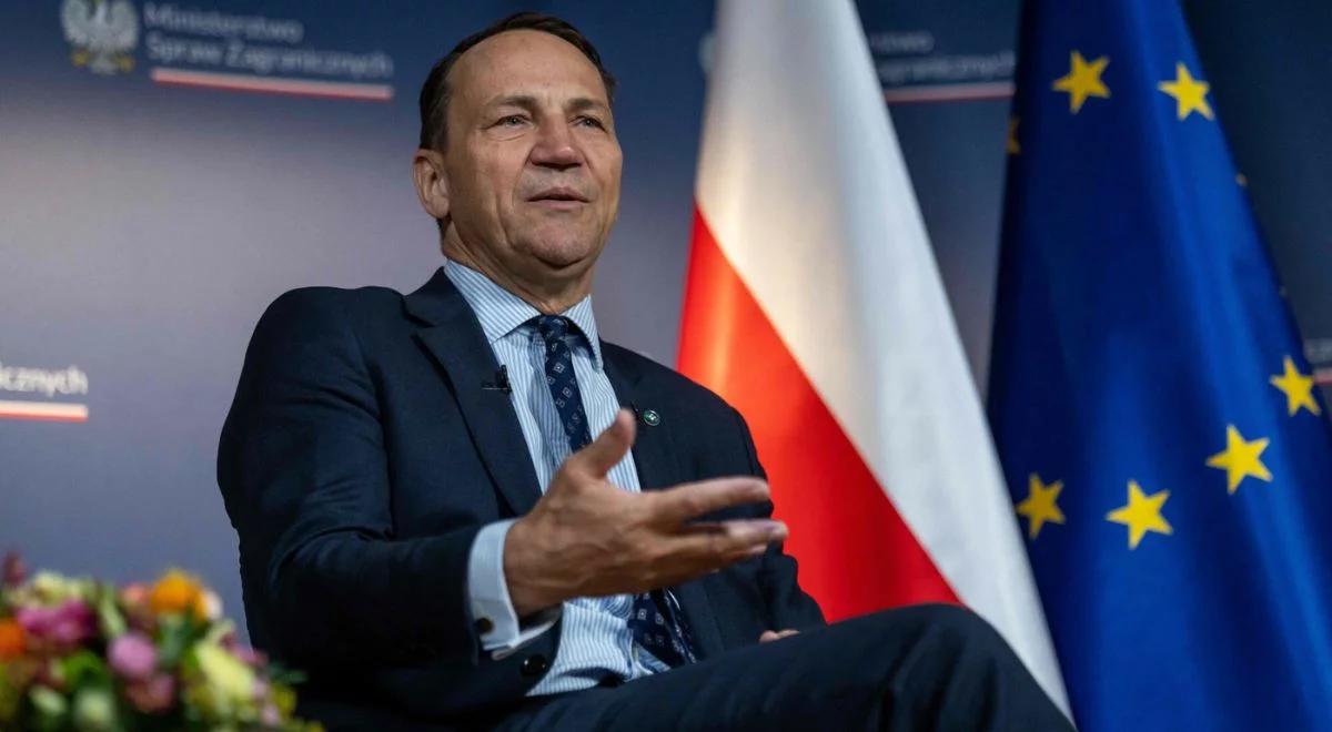 Najnowszy sondaż. Sikorski liderem zaufania.  Tuż za nim Nawrocki i Trzaskowski