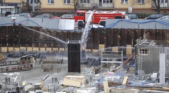 Pożar we Wrocławiu. Potężne korki i utrudnienia