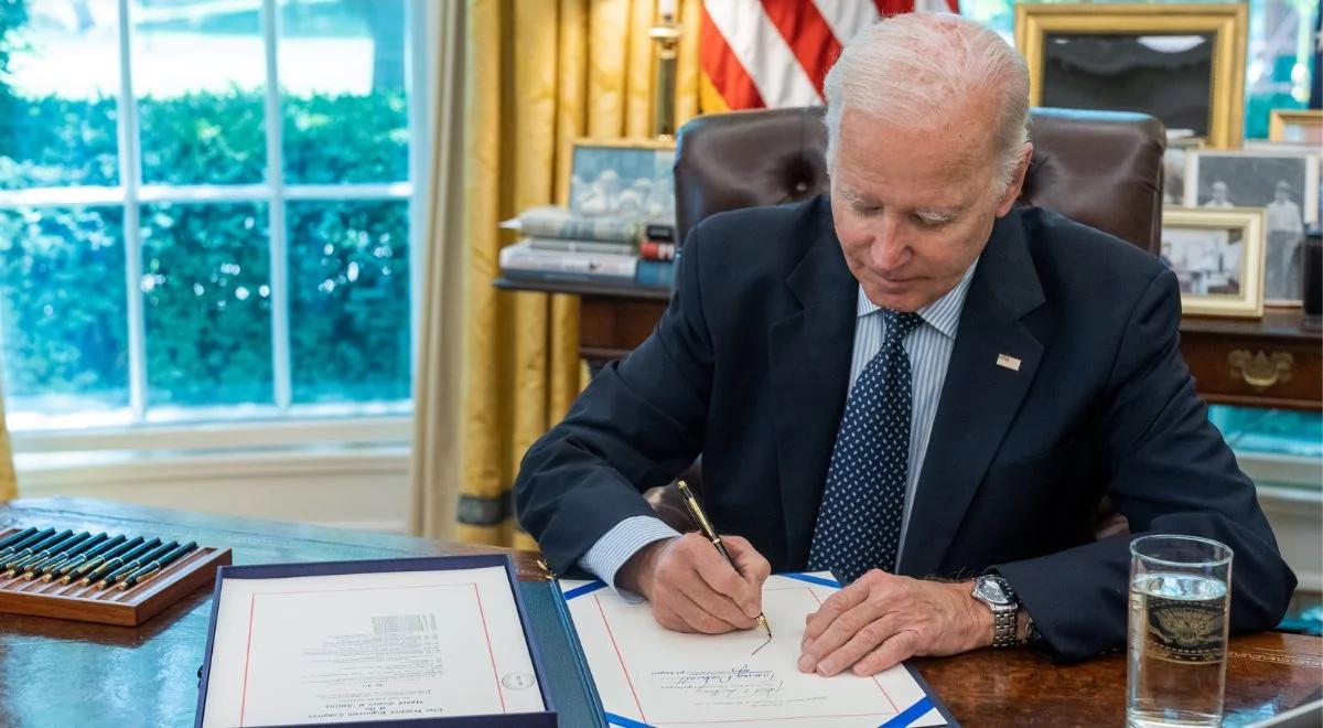 Limit zadłużenia USA wzrósł do ponad 31 biliona dolarów. Joe Biden podpisał ustawę