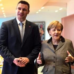 Jaceniuk po rozmowach z Merkel: to nie koniec walki o wolną Ukrainę