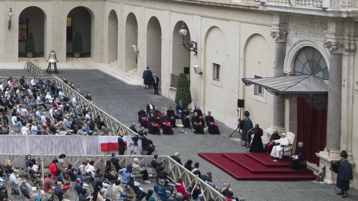 "Głos Nienarodzonych". Papież Franciszek pobłogosławił dzwon z Polski