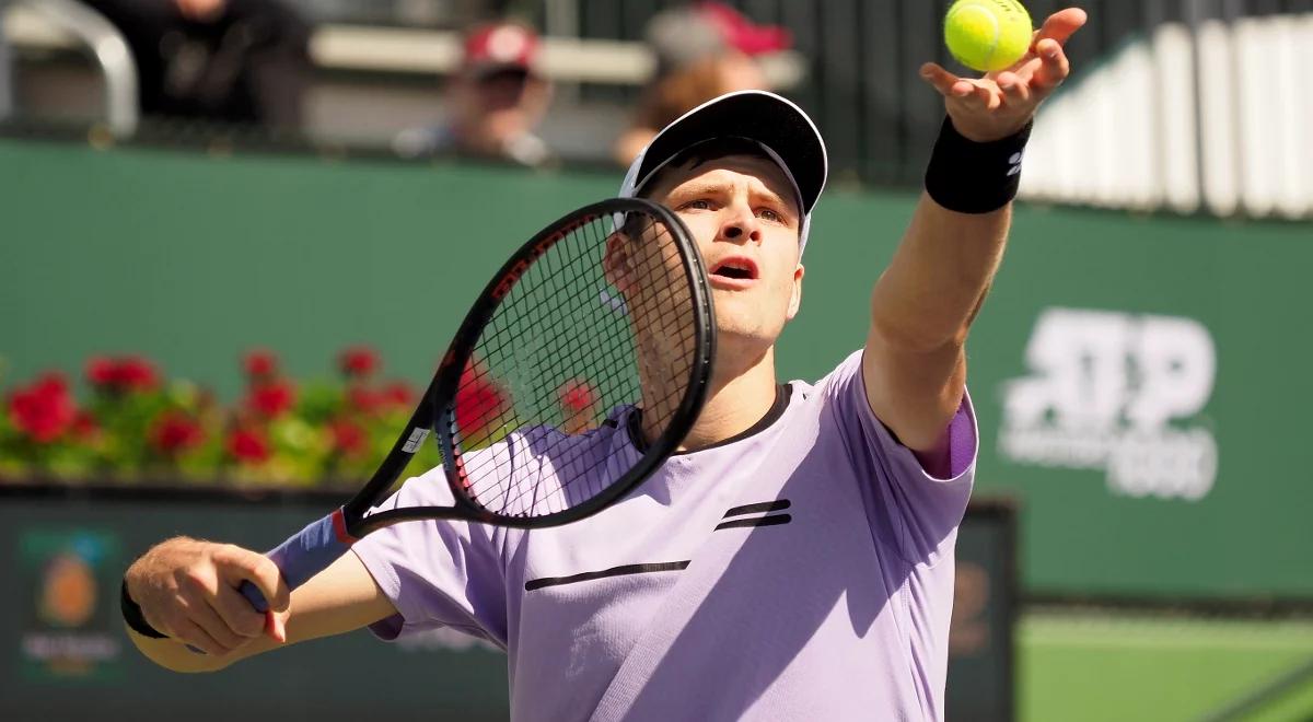 ATP Indian Wells: Hubert Hurkacz poradził sobie z rywalem i z wiatrem. "Wiało przez cały mecz" 