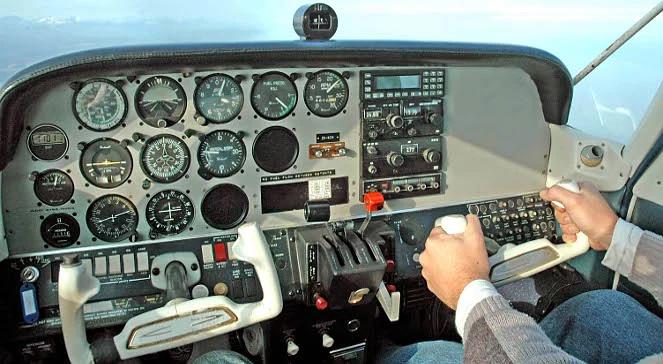 Dlaczego nie ma raportu o szkoleniu pilotów?