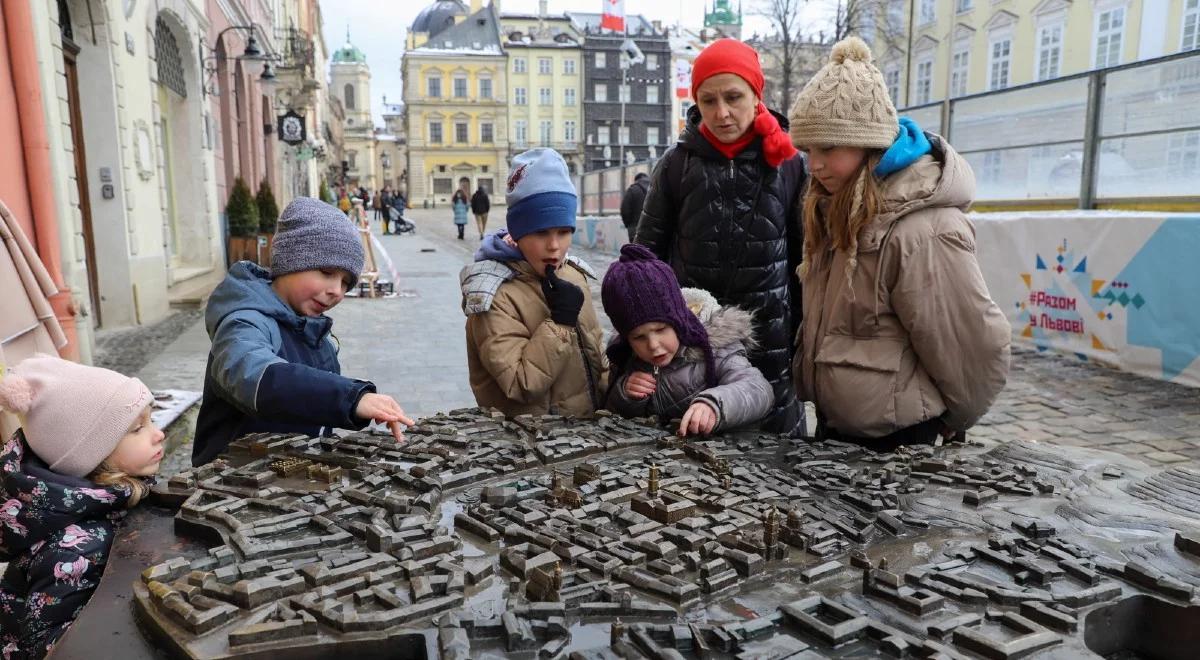Ewakuacja Polaków z Ukrainy. Przybyły już trzy konwoje ze Lwowa