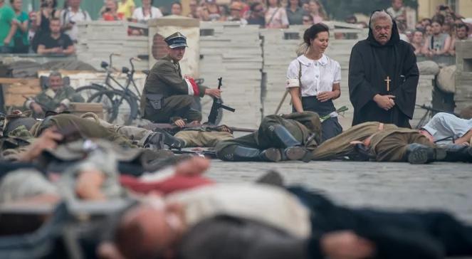 Rekonstrukcja Powstania Warszawskiego na wrocławskim rynku [galeria]