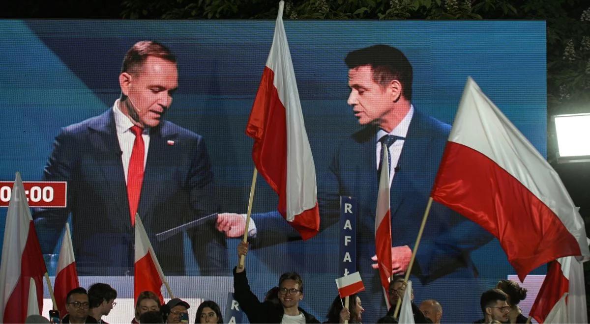 Tajemnicza koperta na debacie prezydenckiej. Hołownia rozwiązuje zagadkę?