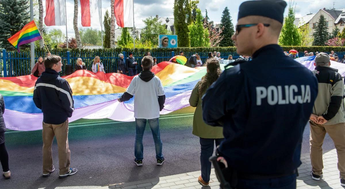 Prof. Kawecki apeluje do Zbigniewa Ziobro o nadzór nad postępowaniem dot. wydarzeń przed Radiem Maryja