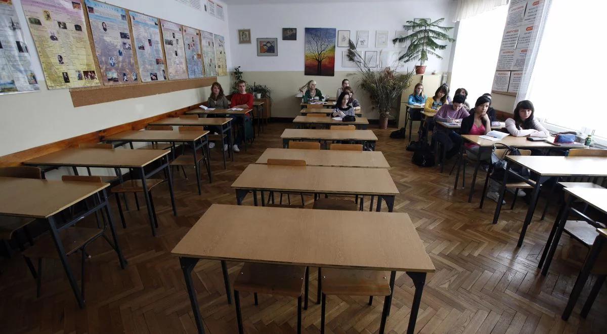 Uczniowie szykanowani za wiarę? "Nasz Dziennik" pisze o "chrystianofobii w szkołach"