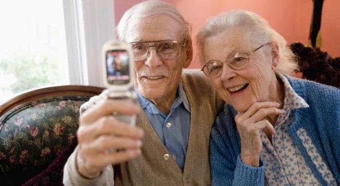 Osobisty pielęgniarz dla seniorów. EKG w telefonie