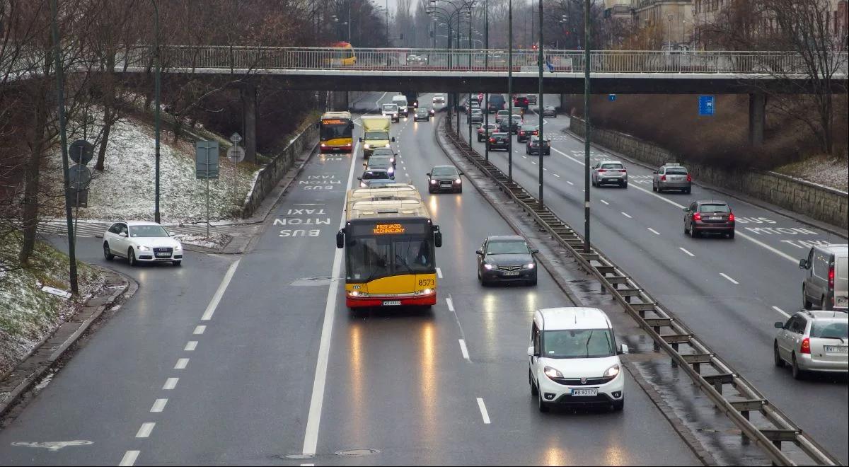 Rozkład jazdy komunikacji miejskiej w Sylwestra i Nowy Rok w Warszawie. Sprawdź zmiany