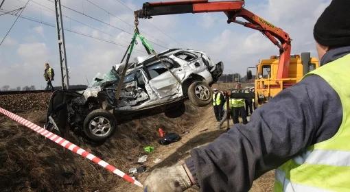 Lewkowiec. 51-letnia kobieta ofiarą wypadku na przejeździe kolejowym