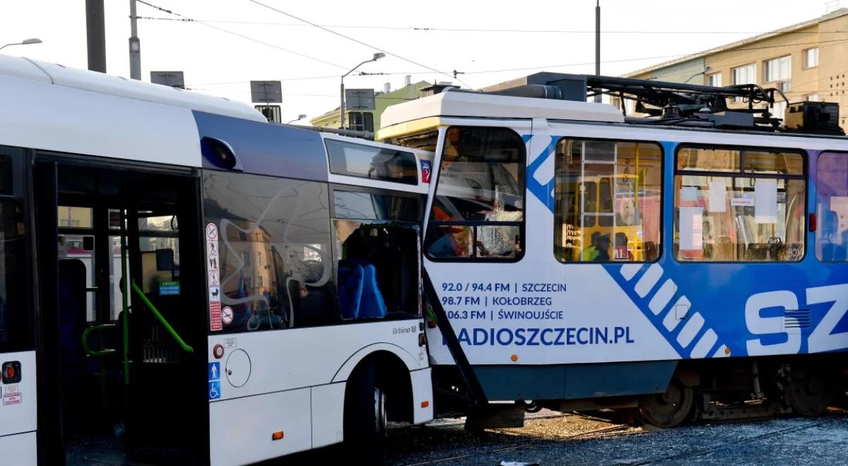 Wypadek w centrum Szczecina. 11 osób rannych w zderzeniu tramwaju z autobusem