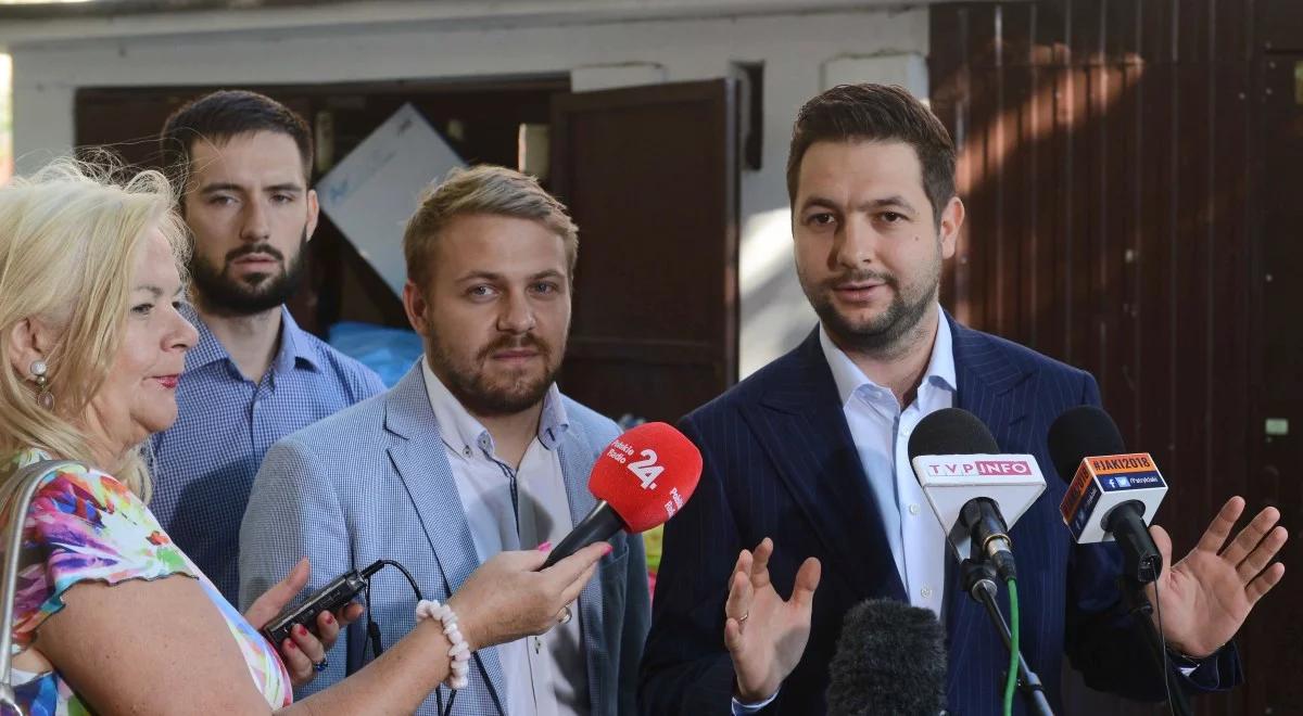 Patryk Jaki spotkał się z mieszkańcami Ursusa. To kolejne spotkanie z cyklu "100imy pod blokiem"