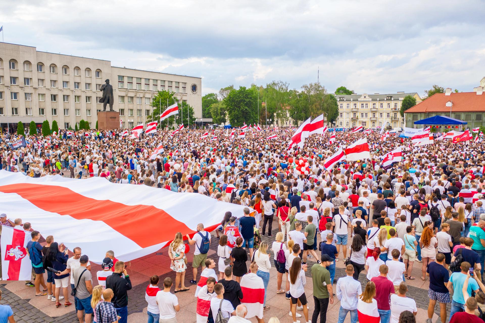 Jakub Biernat (Biełsat): na Białorusi widać eksplozję patriotyzmu, ludzie już nie boją się protestować