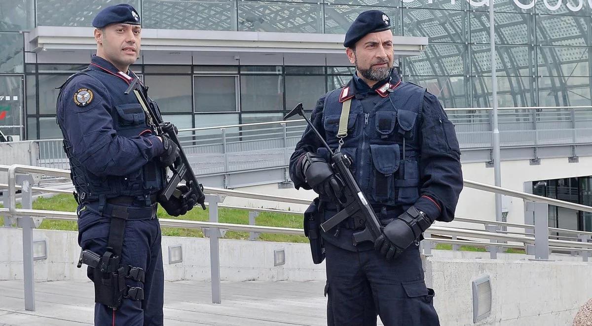 Kajdanki zamiast kropidła. "Księża" zatrzymali handlarzy narkotyków