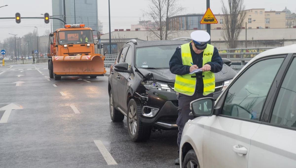 Łódź: zderzenie ponad 20 samochodów. "Jezdnia była jak lodowisko"