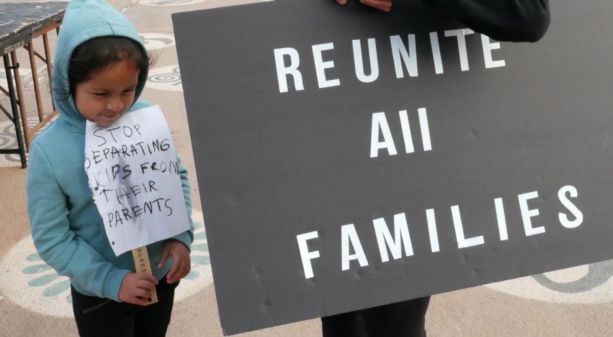 USA: 552 dzieci imigrantów ponownie jest z rodzicami. Pod opieką władz USA jest ich ponad 2 tys.