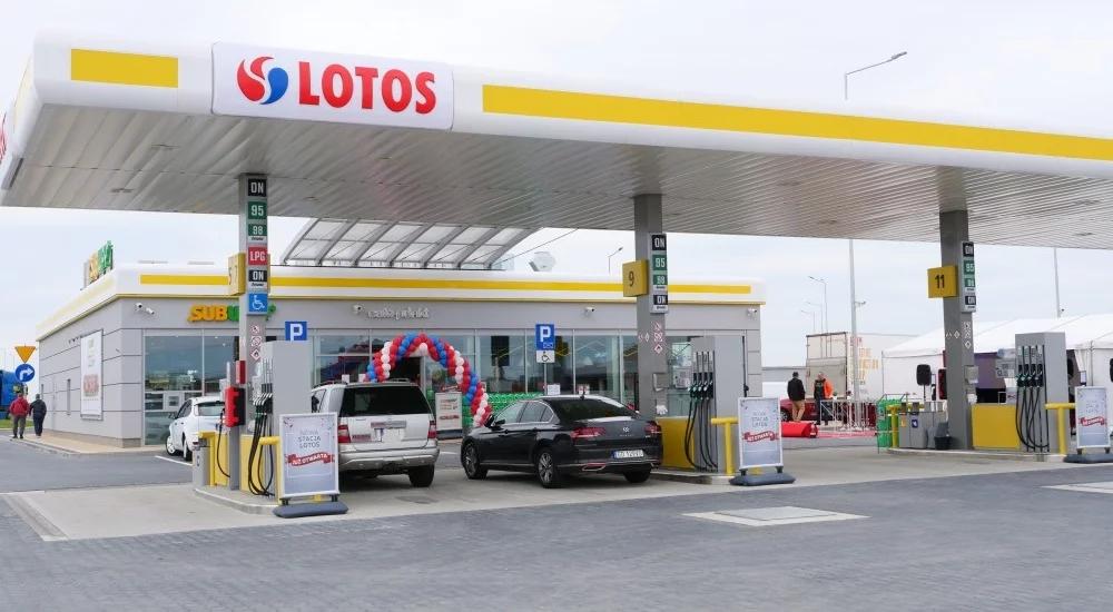 Promocja na paliwo na stacjach Lotos. Rabat 30 groszy już od dziś