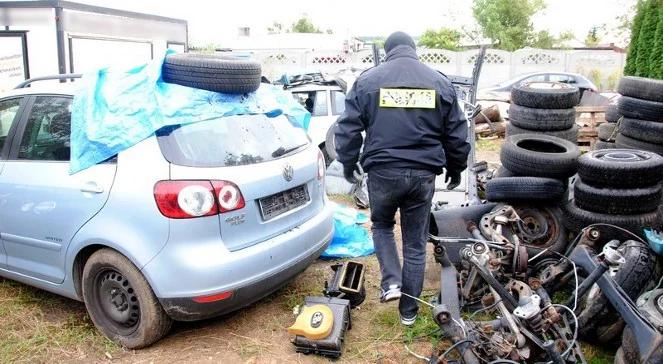 Poznań: policja rozbiła gang złodziei samochodów