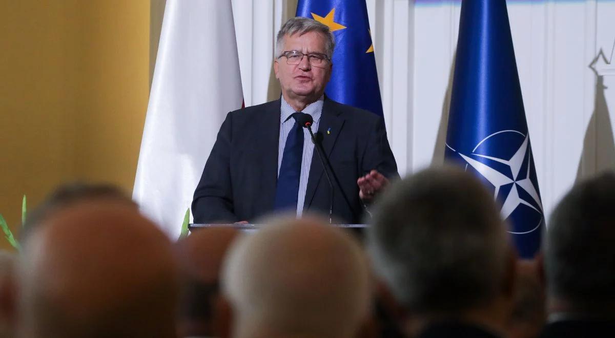 Szokujące słowa Komorowskiego. "Zełenski pręży mięśnie, a powinien rozmawiać z Putinem"