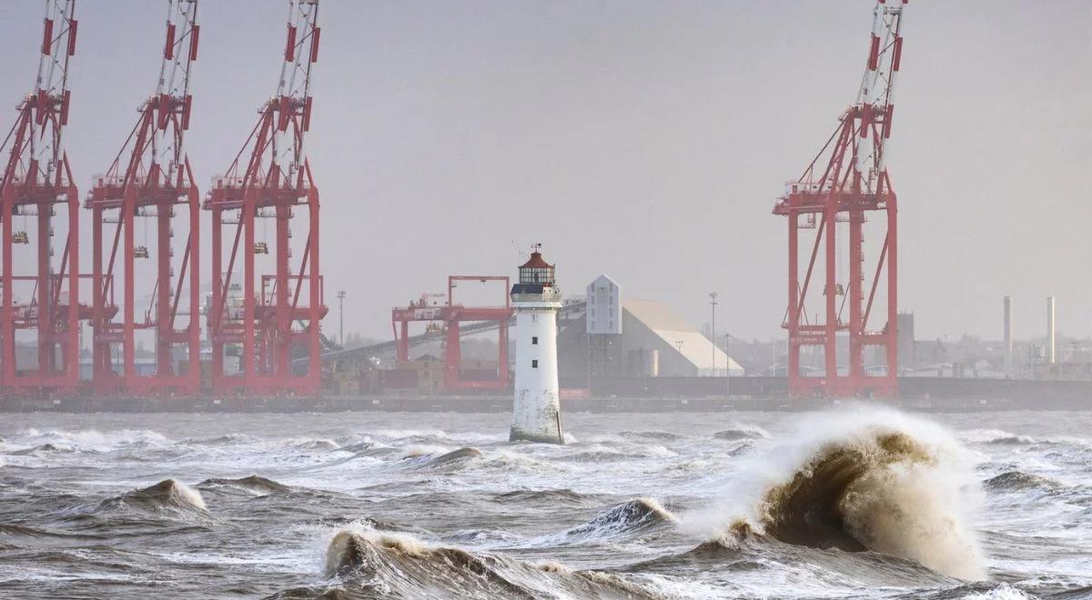 Wielka Brytania i Irlandia usuwają skutki orkanu Isha. Meteorolodzy ostrzegają: zbliża się kolejny