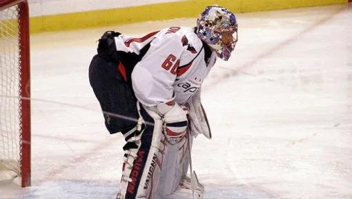NHL: Theodore stanie w bramce Wild