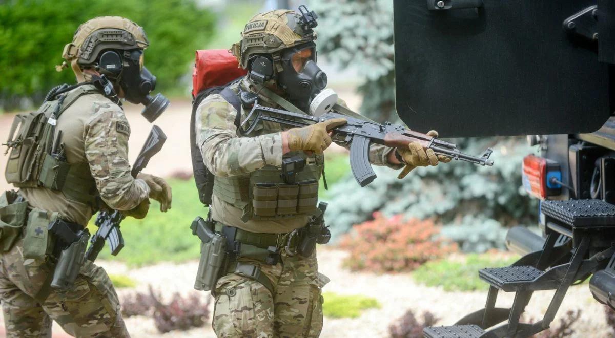 Alert RCB w dwóch powiatach. "Słuchaj poleceń służb"