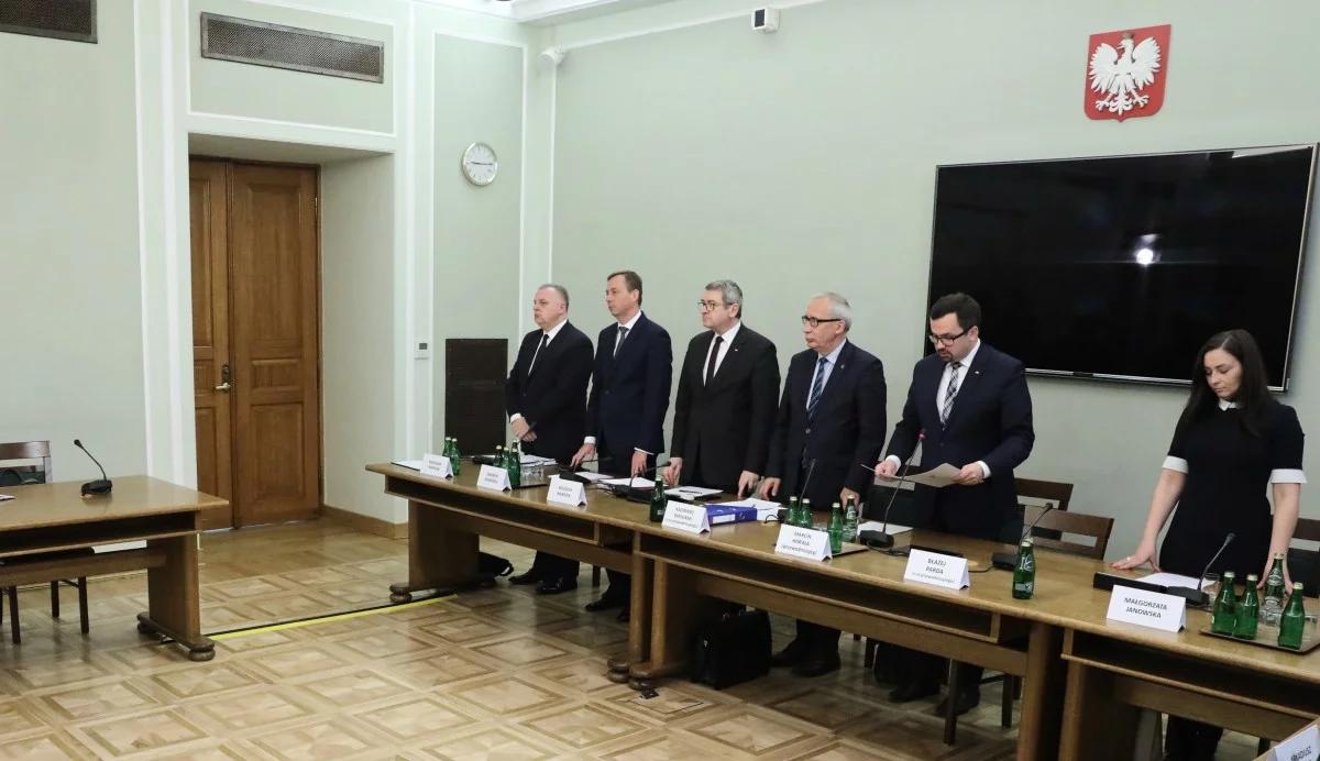 TVP Info: zapisy kontroli Ministerstwa Finansów przeczą słowom Jacka Rostowskiego