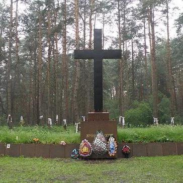 Ekshumacje w Bykowni. "W skrzyniach nie ma polskich śladów"