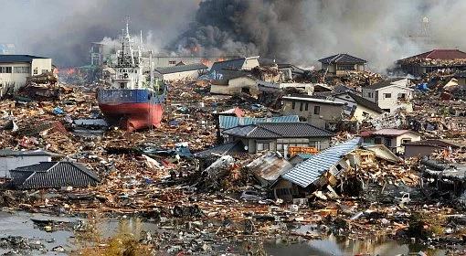 Cały świat chce pomóc Japonii. Ratownicy lecą do Tokio. Będą szukać ofiar 