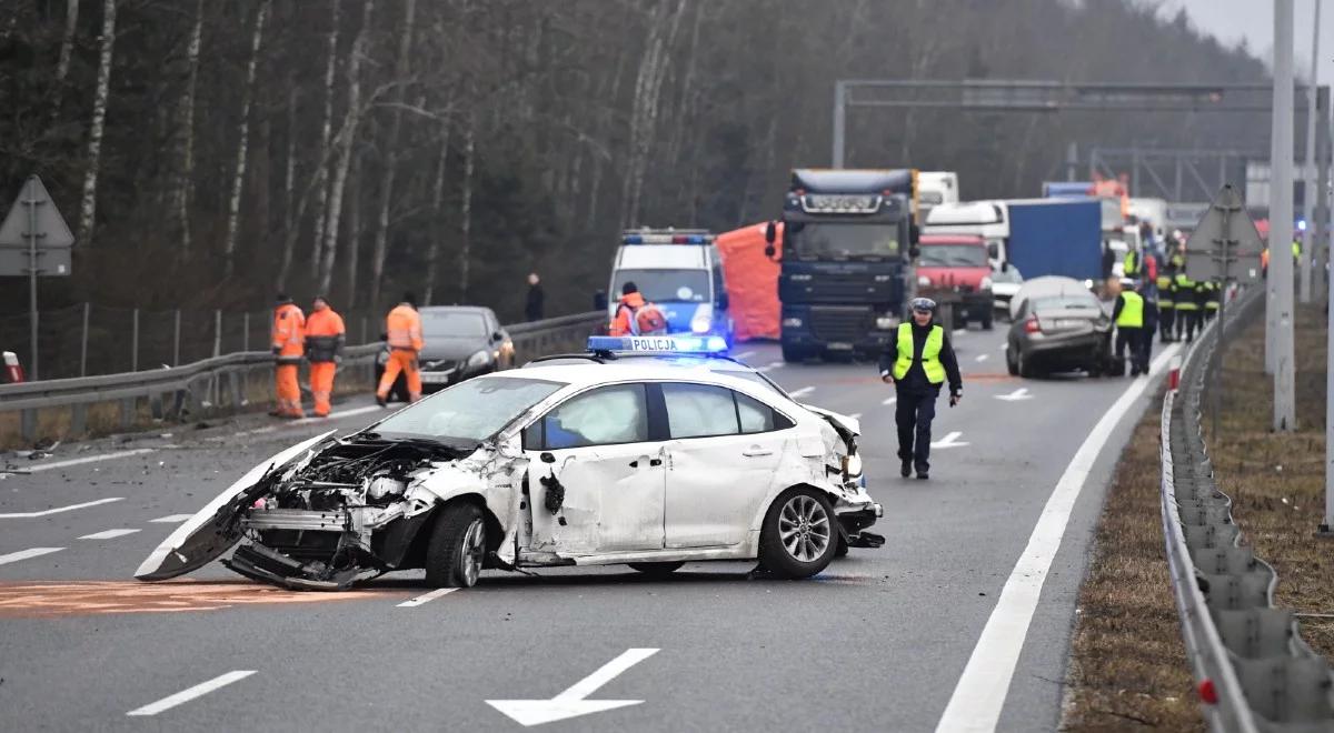 Potężny karambol na S7. Cztery osoby zostały ranne