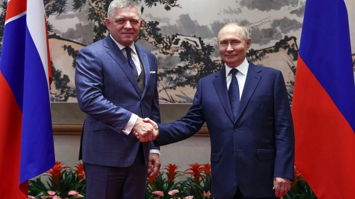 Spotkanie Ficy i Putina w Pekinie. Prezydent Słowacji podziękował za dostawy gazu
