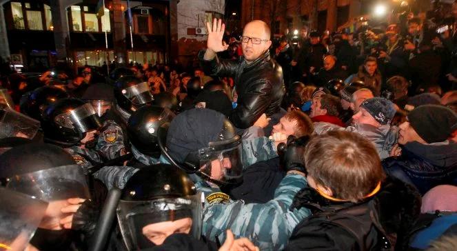 Berkut wycofał się z Euromajdanu.  Incydent z samochodem specsłużb