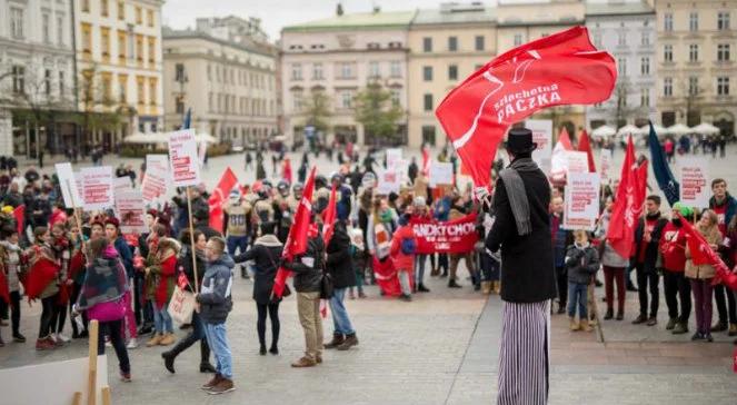 Stowarzyszenie Wiosna. Członkowie zarządu zrezygnowali, został prezes